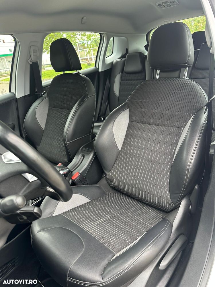 Peugeot 2008 - 5