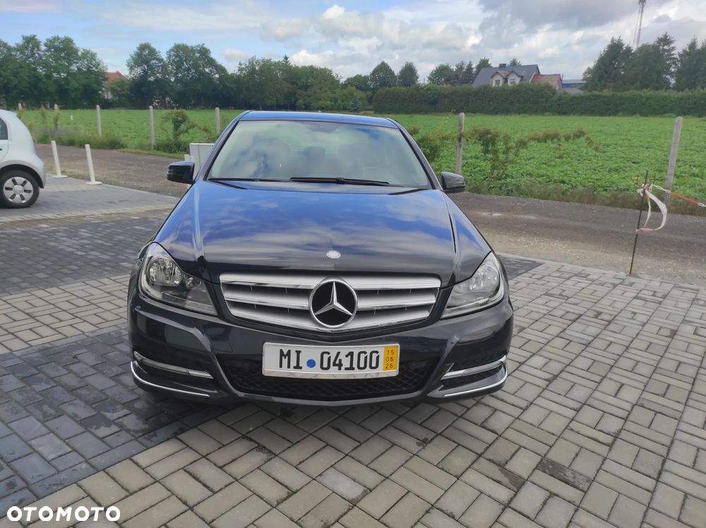 Mercedes-Benz Klasa C 180 CGI BlueEff Avantgarde - 6