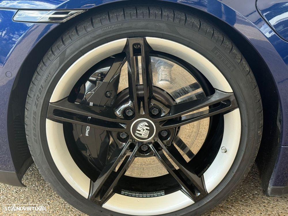 Porsche Taycan - 16