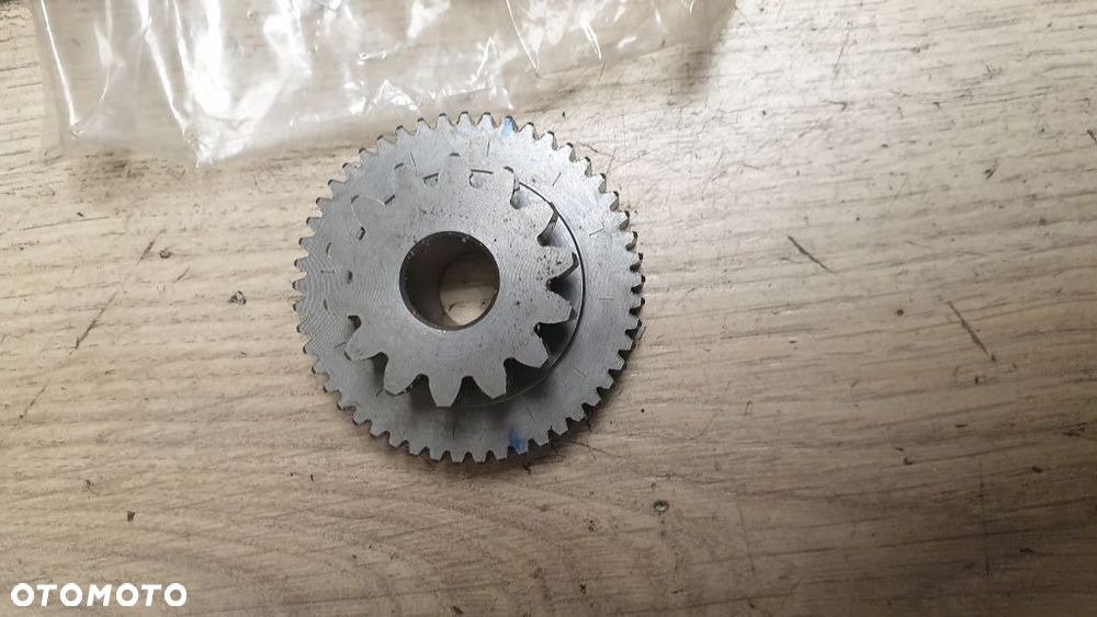 Koło Pośrednie Rozrusznika Suzuki VZ 800 Marauder VL800  12611-48E01 - 7