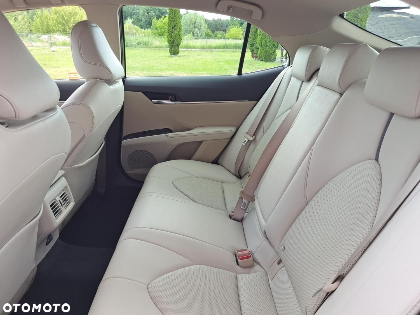 Toyota Camry - 9