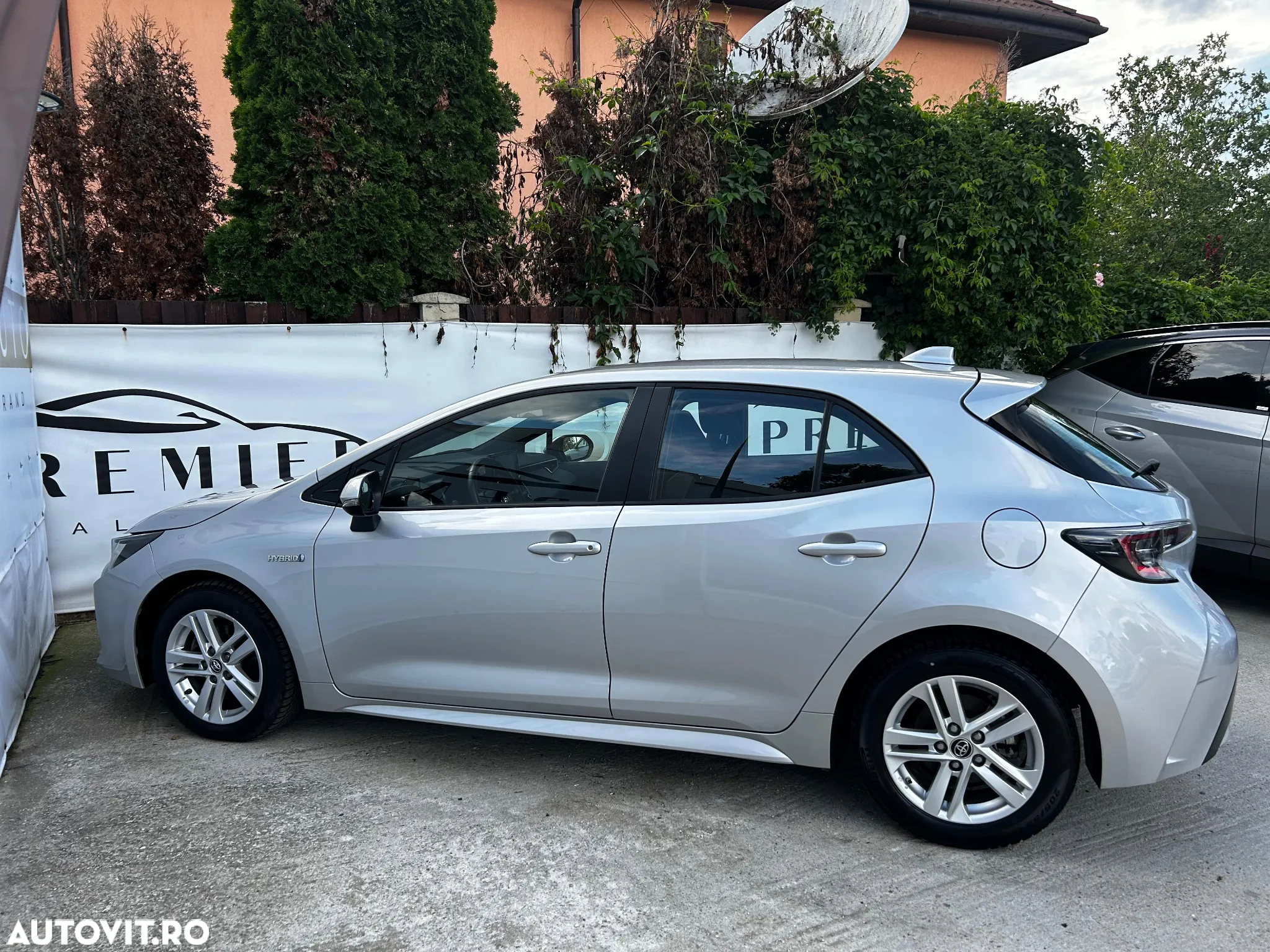 Toyota Corolla 1.8 HSD Business - 10