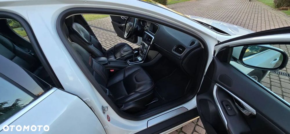 Volvo V40 - 24
