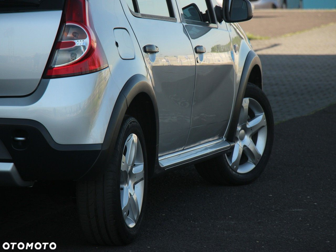 Dacia Sandero Stepway 1.6 - 7