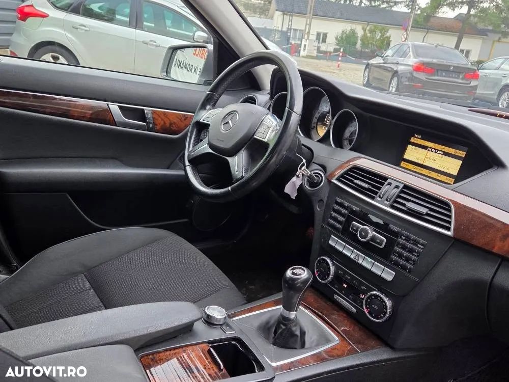 Mercedes-Benz C 180 CGI BlueEFFICIENCY Elegance - 13