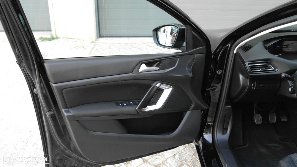 Peugeot 308 1.2 PureTech Style - 26