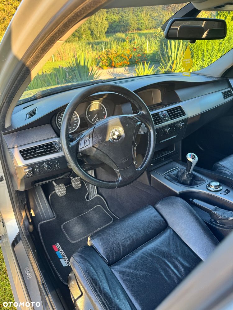 BMW Seria 5 520i - 10
