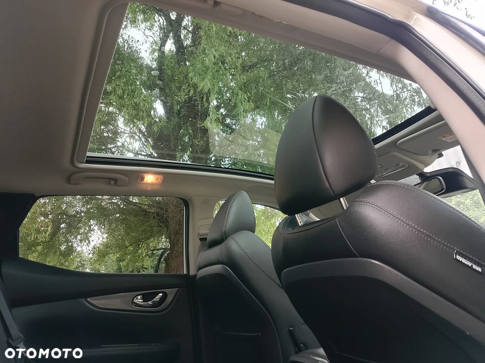 Nissan Qashqai 1.6 dCi DPF tekna - 14