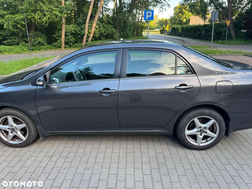 Toyota Corolla - 2