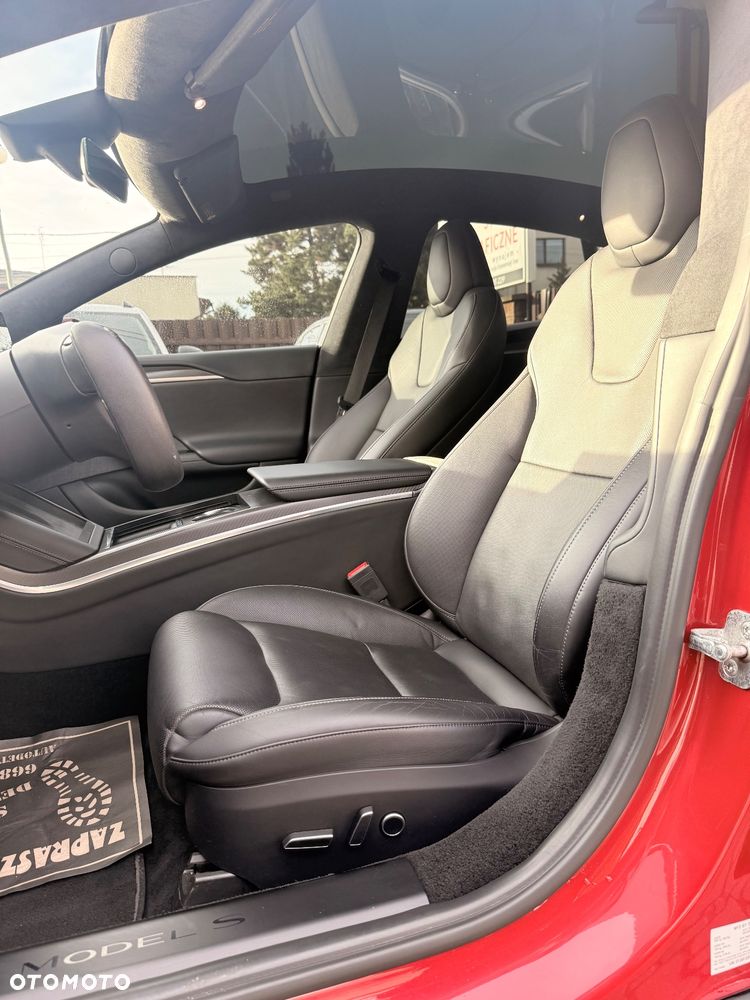 Tesla Model S - 18