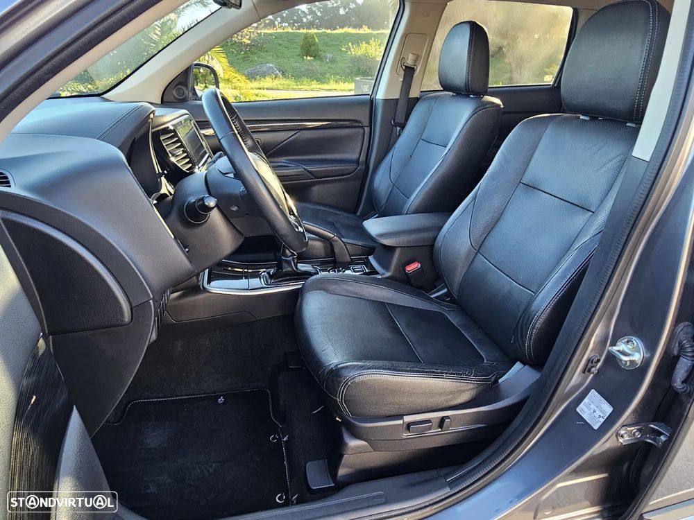 Mitsubishi Outlander 2.2 DI-D Instyle Navi - 14