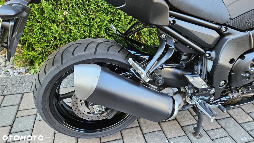 Yamaha FZ8 - 15