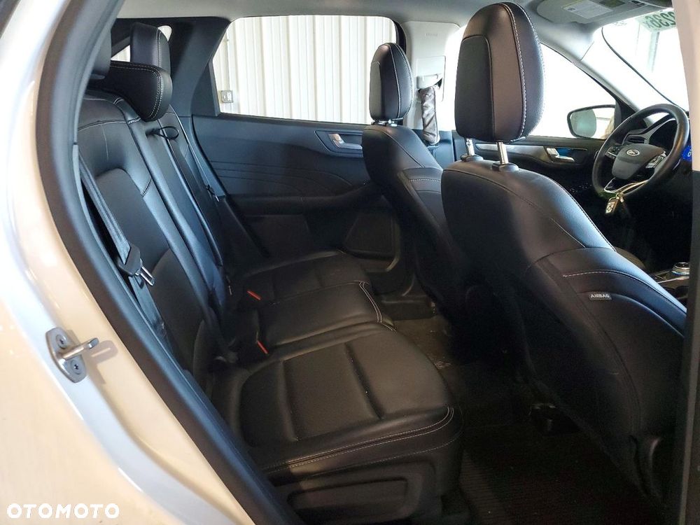 Ford Escape 2.0 EcoBoost AWD Titanium - 11