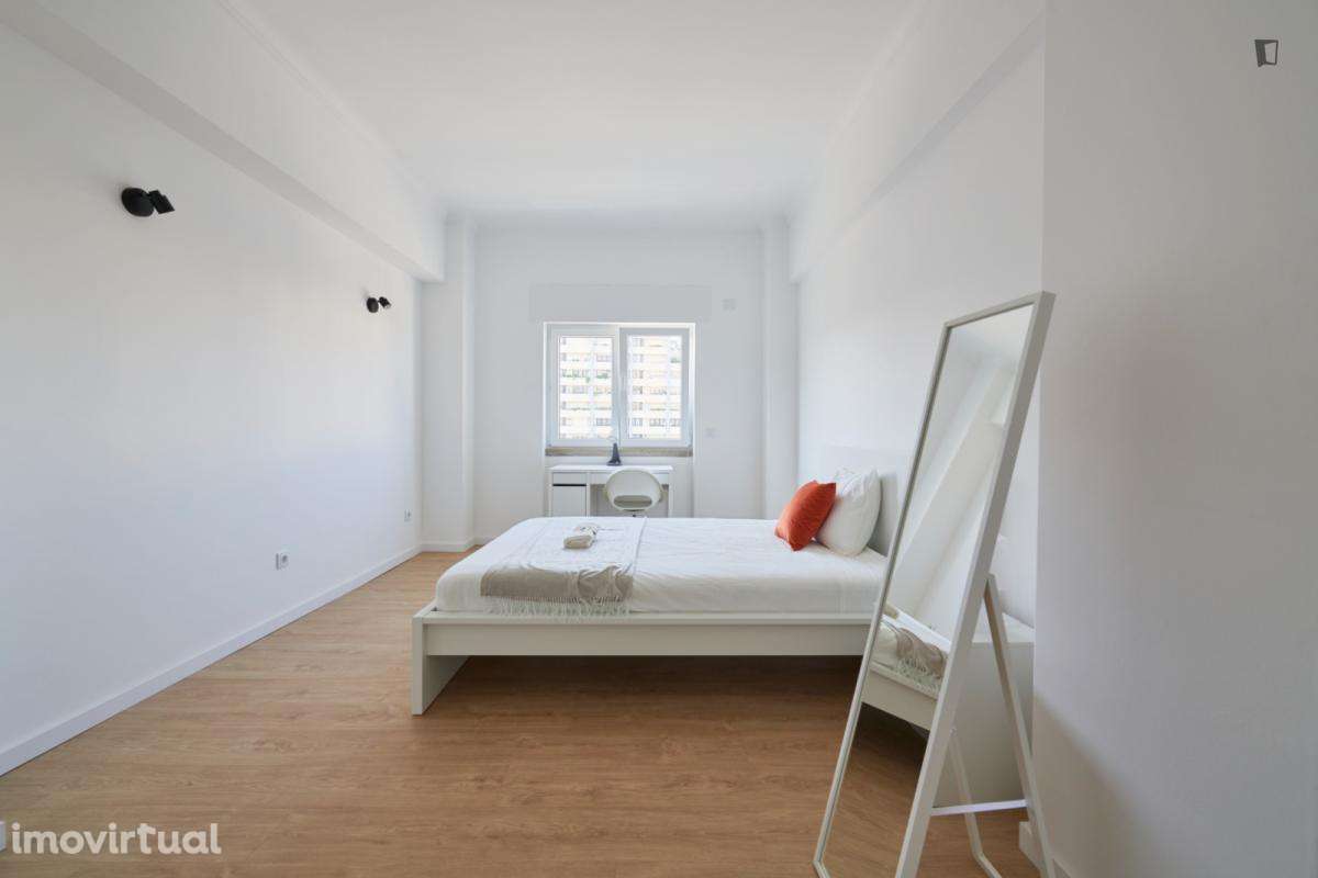 Quarto - localizado em Telheiras Lisbon - Grande imagem: 3/18