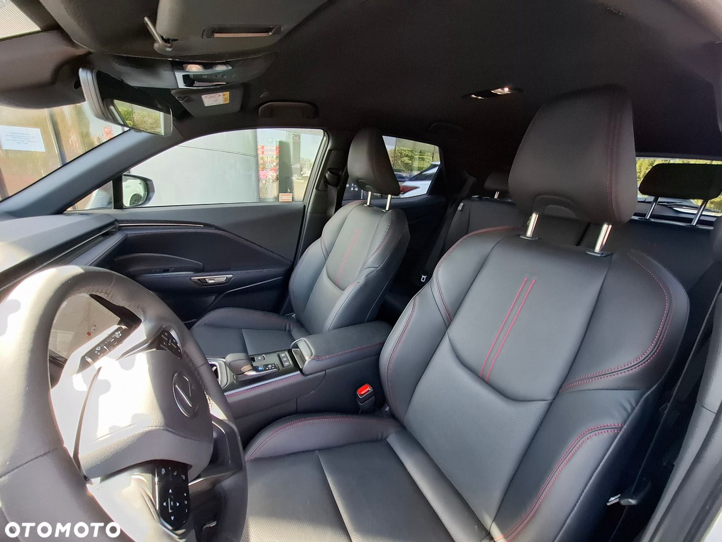 Lexus LBX 1.5 Hybrid Emotion - 11