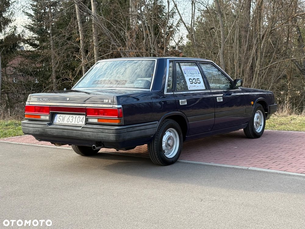 Nissan Laurel 2.8 GL D - 5