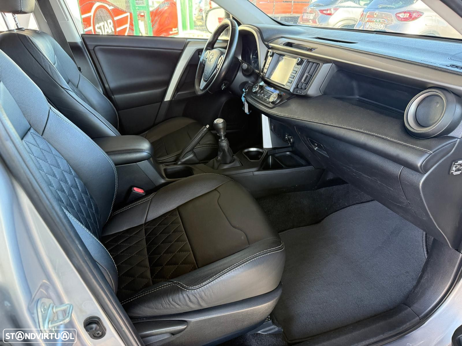 Toyota RAV4 2.0 D-4D Comfort+P.Sport - 19