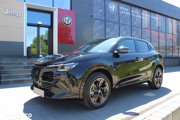 Alfa Romeo Junior 1.2 mHEV Ibrida Q4 eDCT