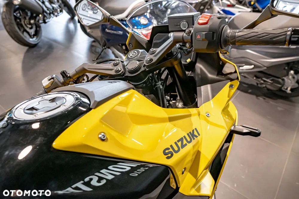 Suzuki GSX - 6