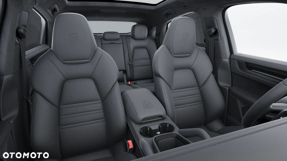 Porsche Cayenne Coupe GTS - 8