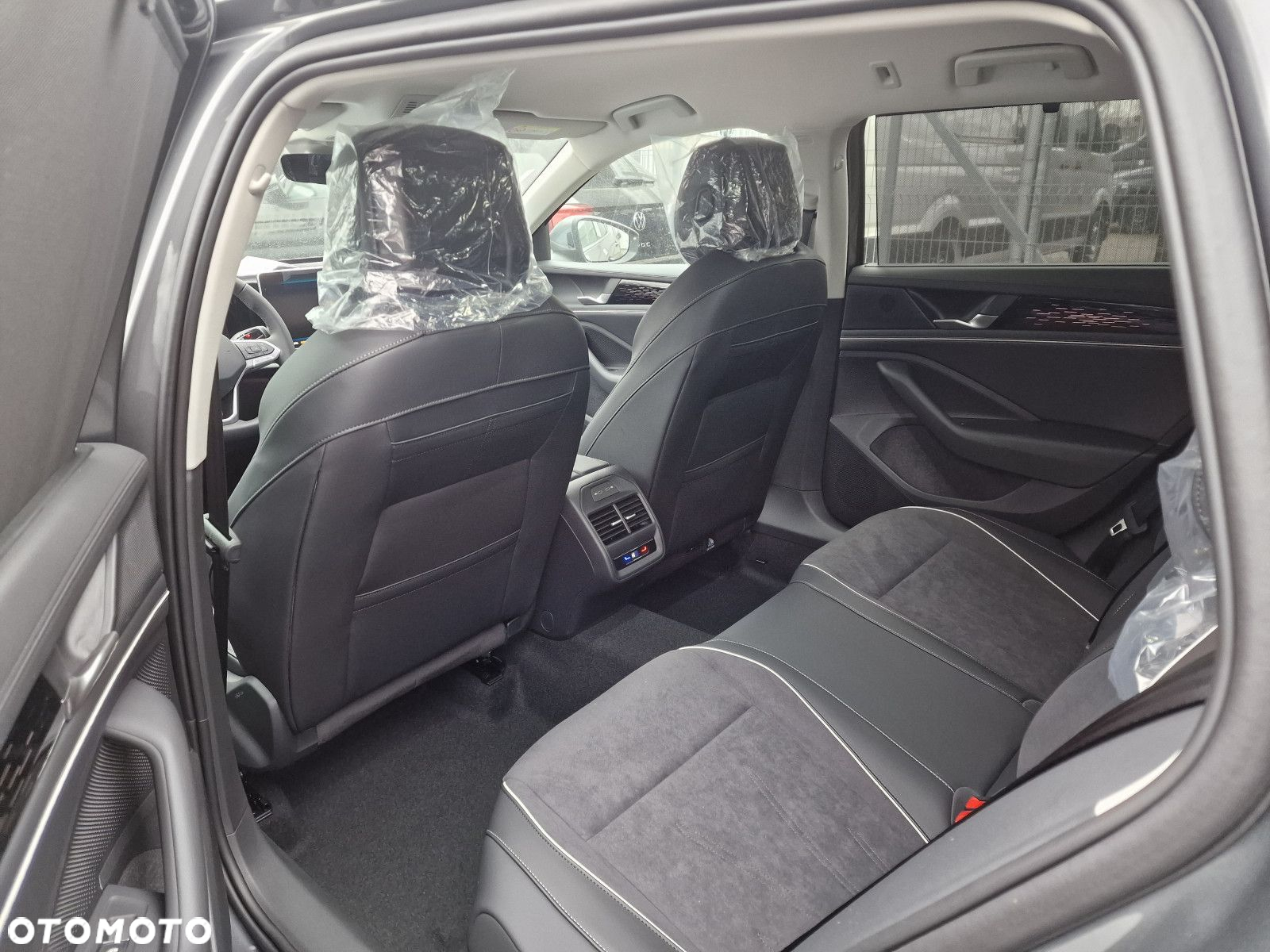 Volkswagen Passat - 11