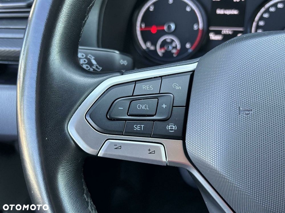 Volkswagen Caravelle - 18