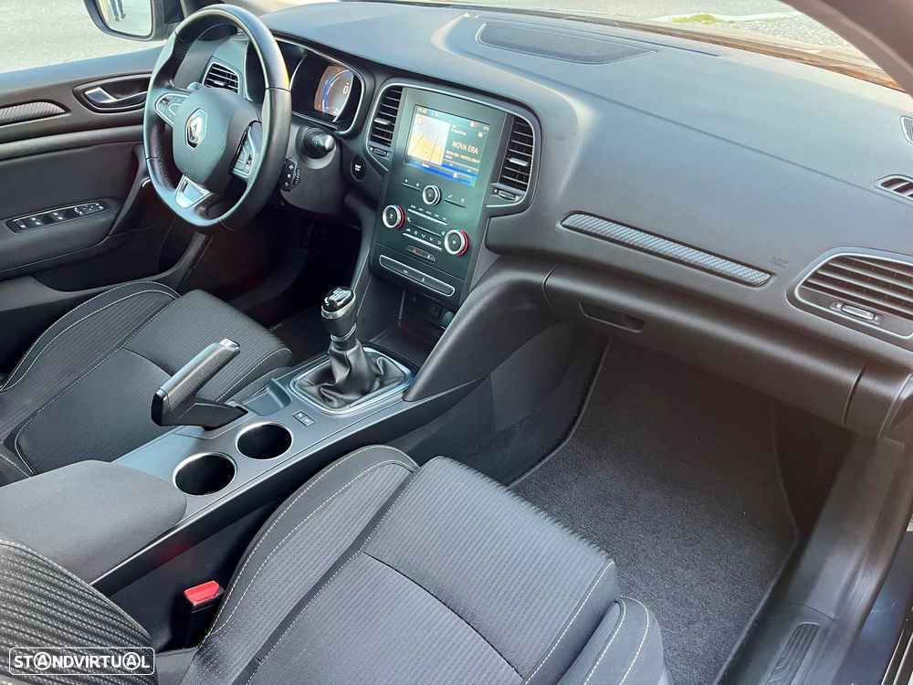 Renault Mégane Sport Tourer 1.2 TCE Limited SS - 17