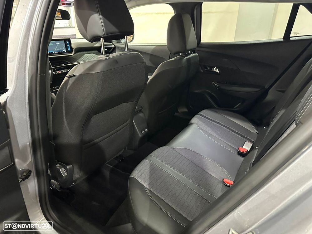 Peugeot 2008 1.5 BlueHDi Allure Pack EAT8 - 21