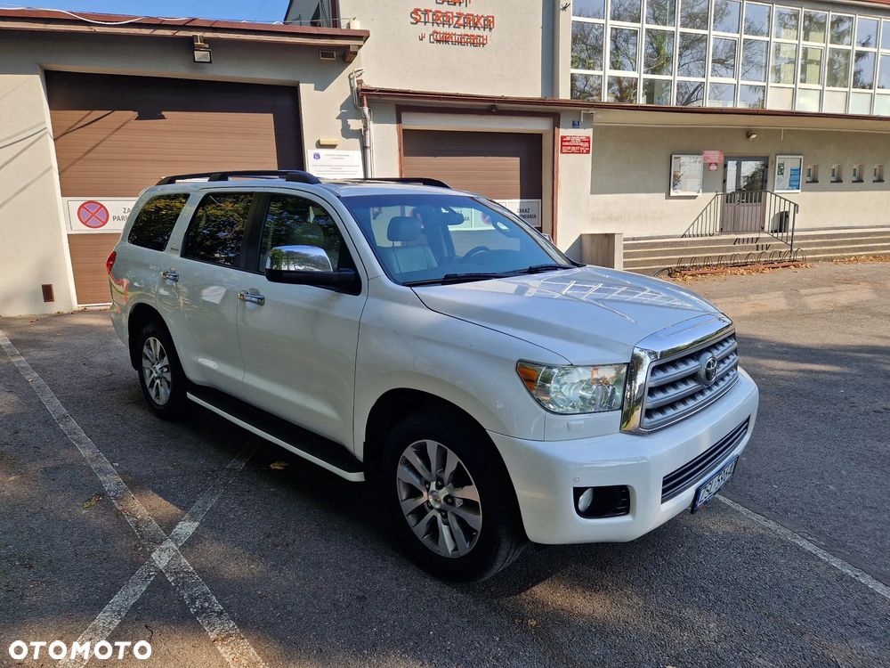Toyota Sequoia - 22