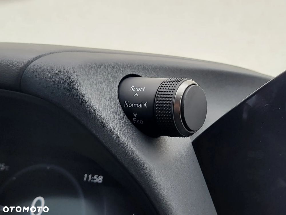 Lexus UX 300h F Sport Design - 25