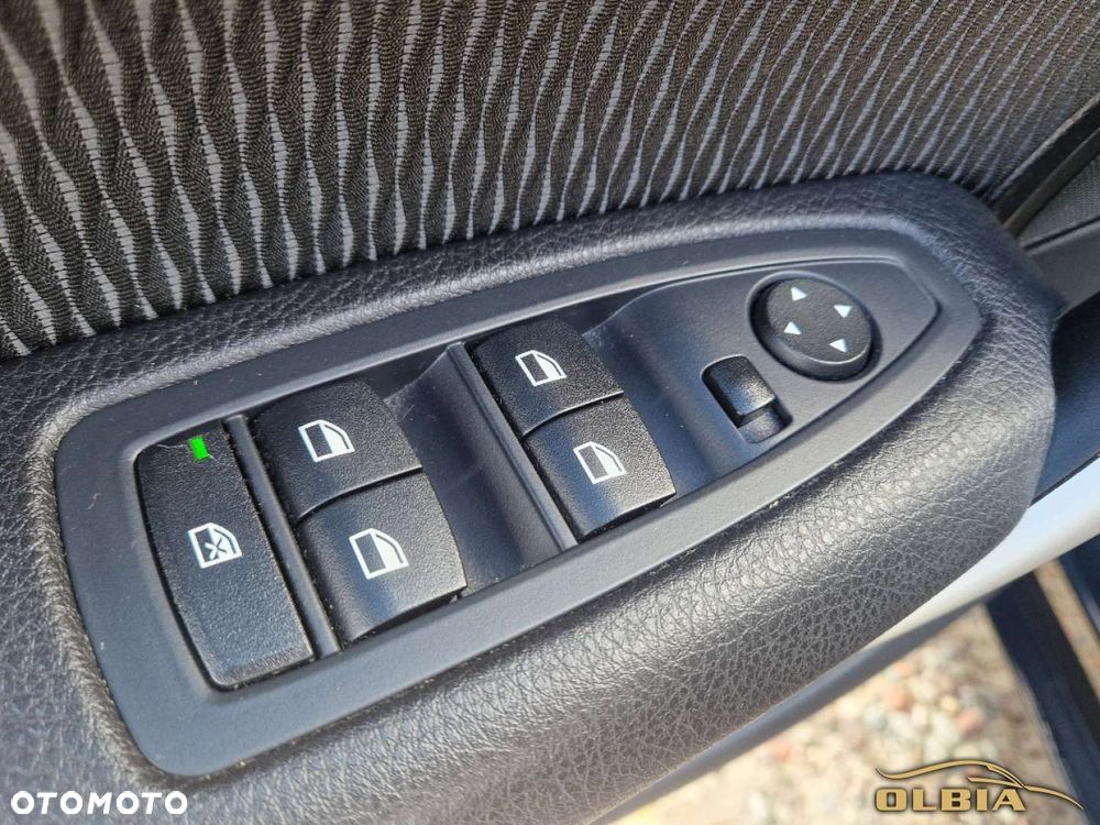 BMW Seria 1 114i - 24