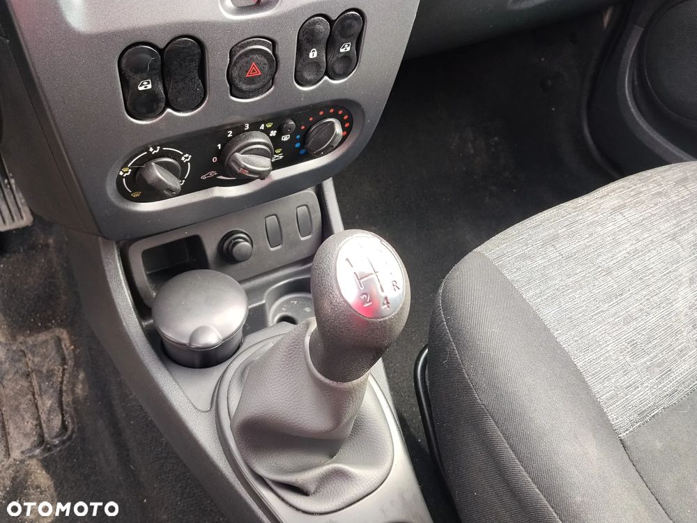 Dacia Duster SCe 115 4x2 Celebration - 15