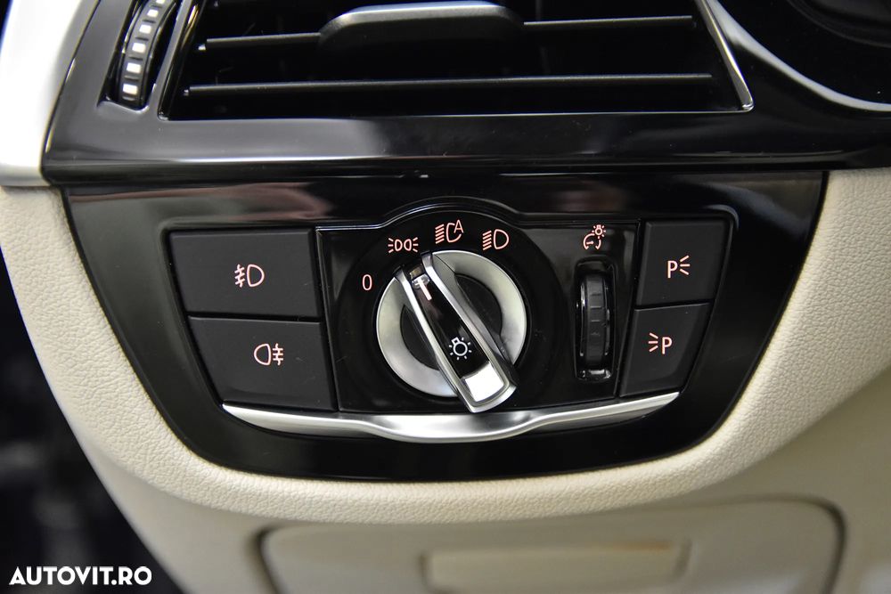 BMW Seria 5 520i Aut. Luxury Line - 15