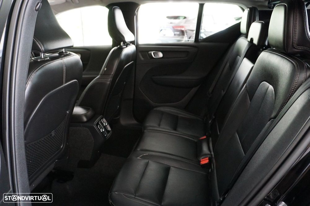 Volvo XC 40 T2 Momentum Pro - 9