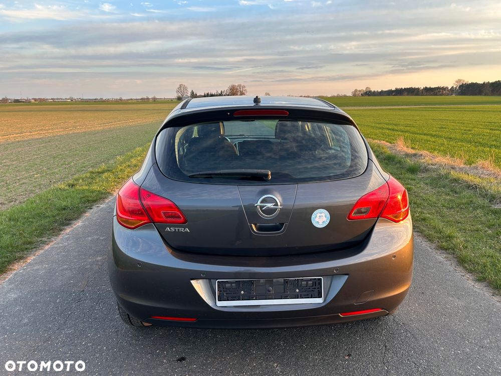 Opel Astra 1.6 Design Edition - 8