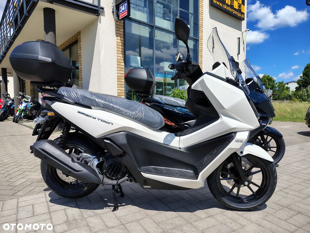 Kymco Skytown - 3