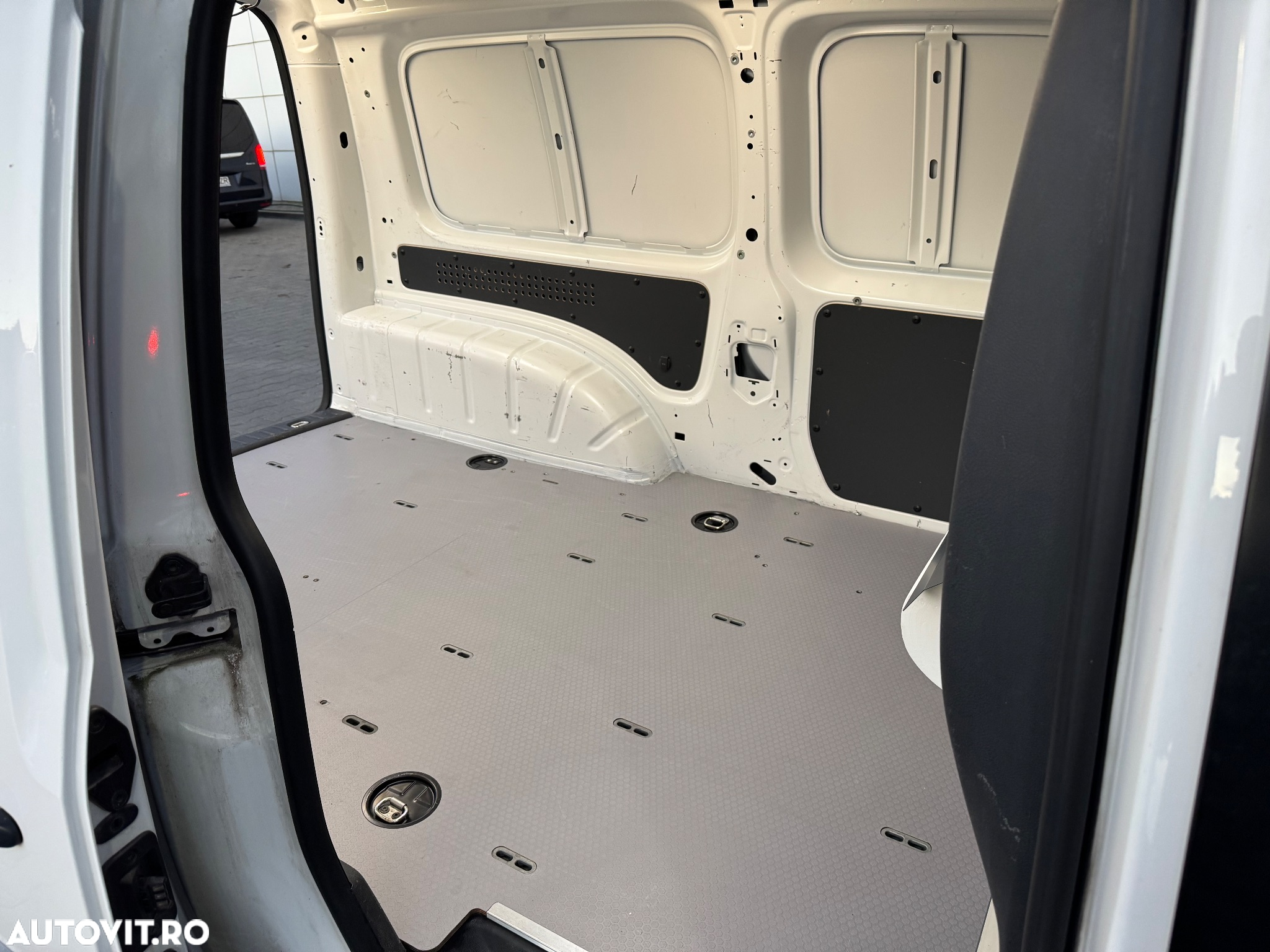 Volkswagen Caddy 4 Motion - 9