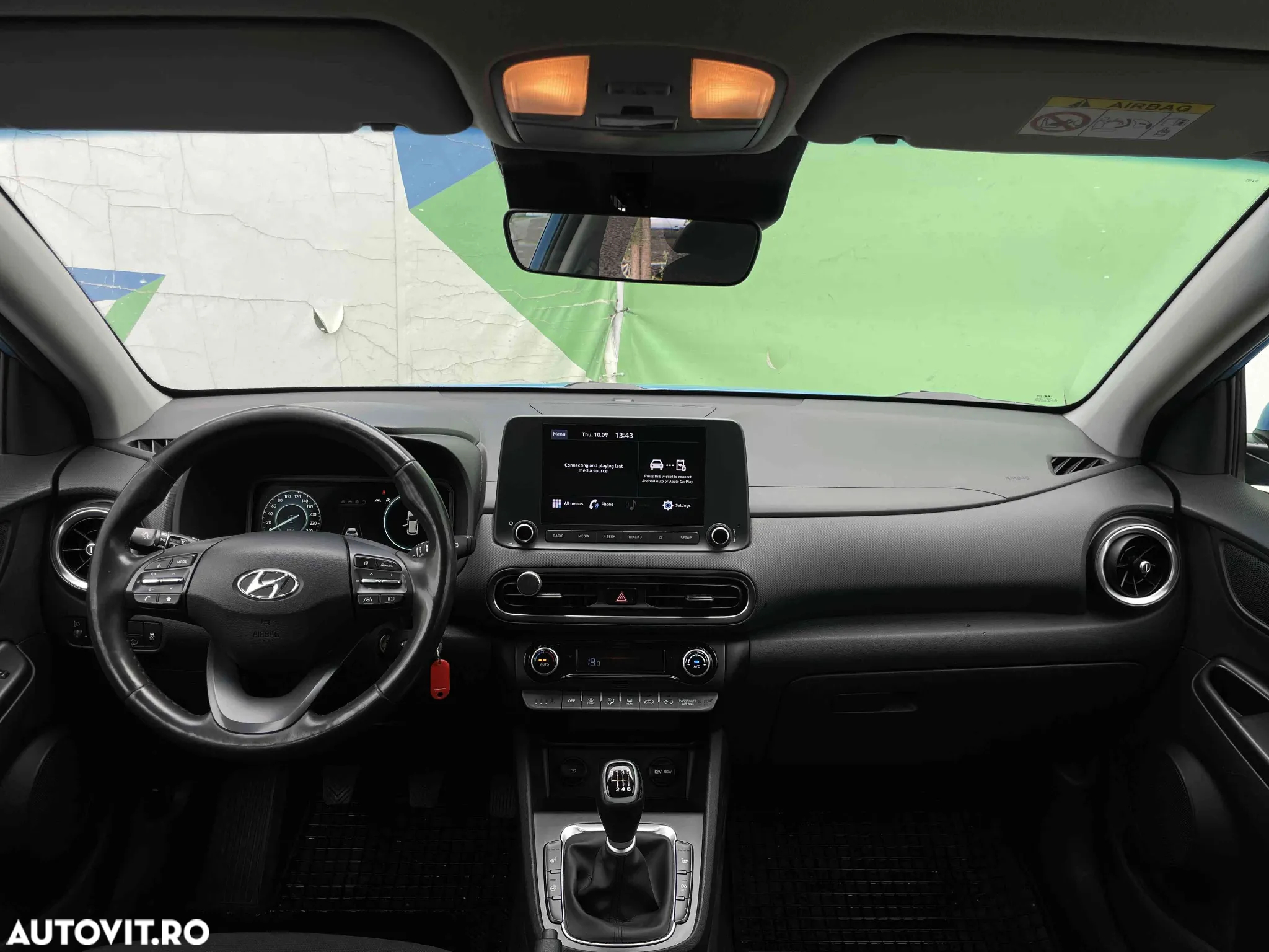 Hyundai KONA - 16