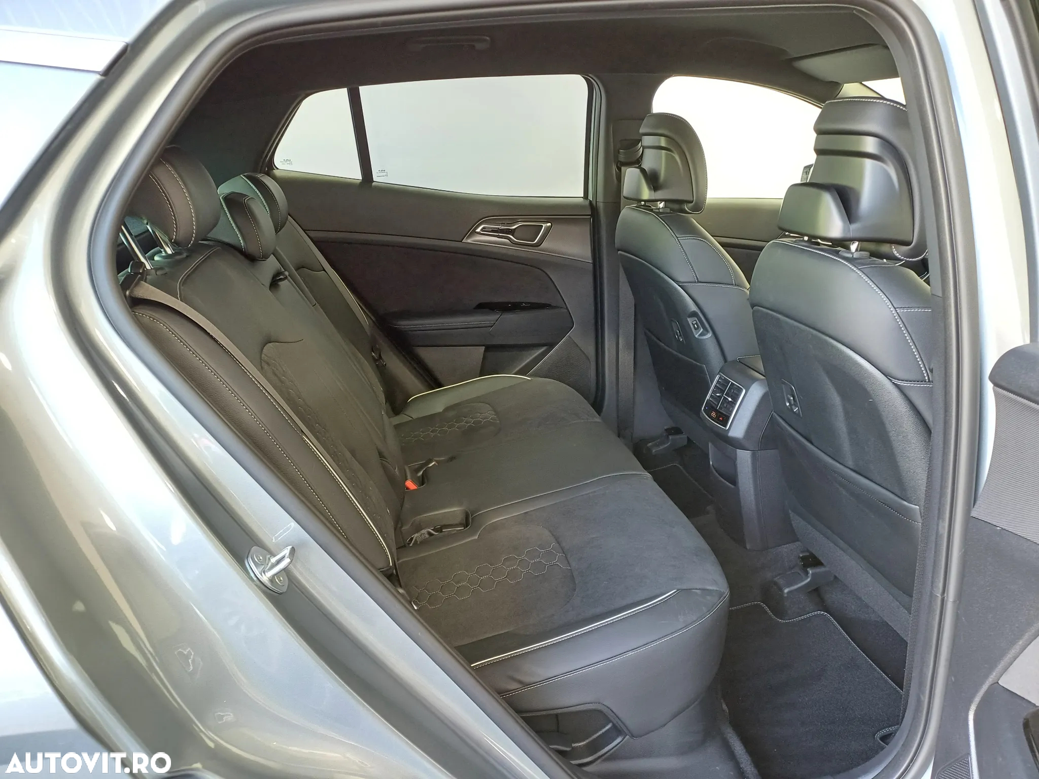Kia Sportage 1.6 T-GDI HEV 6AT 4x4 GT Line - 32