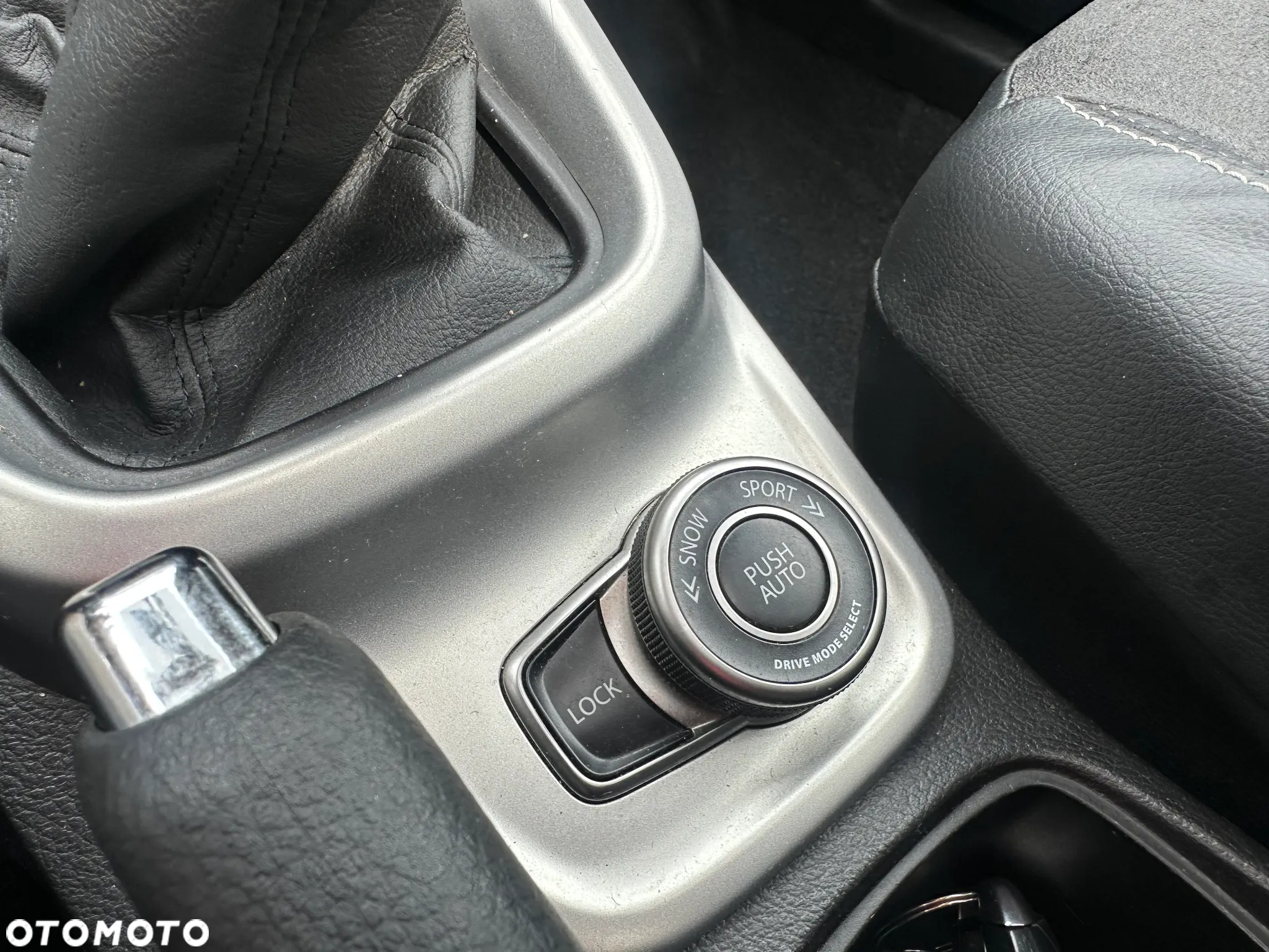 Suzuki Vitara 1.6 XLED SUN 4WD - 23