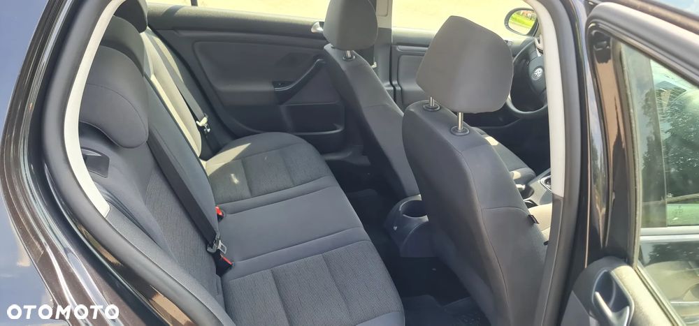 Volkswagen Golf 1.6 Comfortline - 33