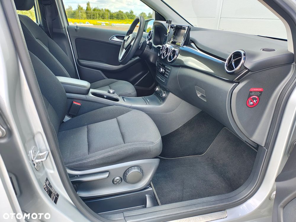 Mercedes-Benz Klasa B 180 (BlueEFFICIENCY) 7G-DCT - 7