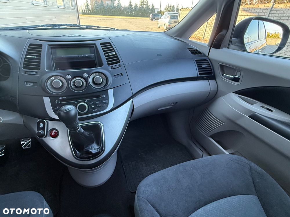 Mitsubishi Grandis - 34