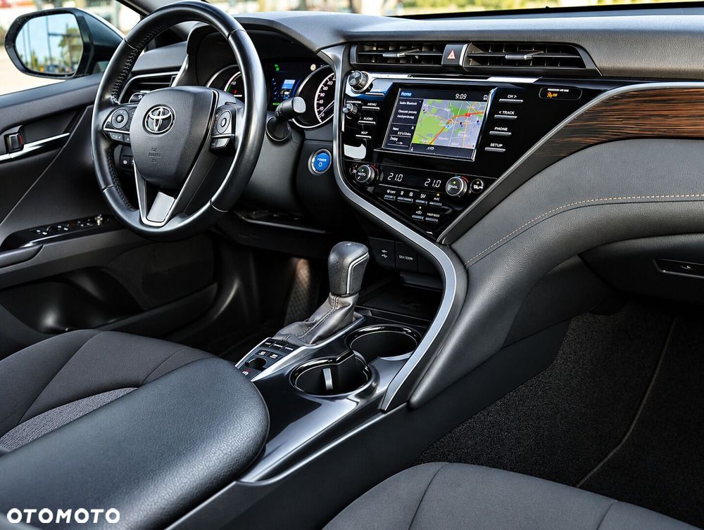 Toyota Camry 2.5 Hybrid Comfort CVT - 17