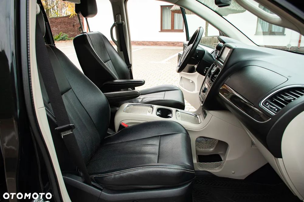 Lancia Voyager 3.6 Platinum - 19