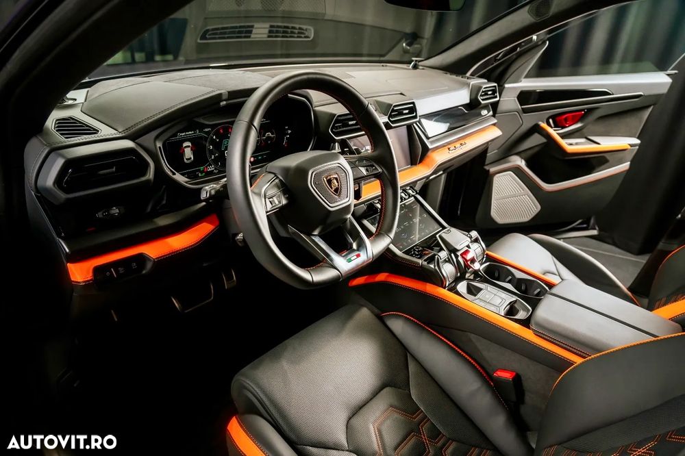 Lamborghini URUS - 12