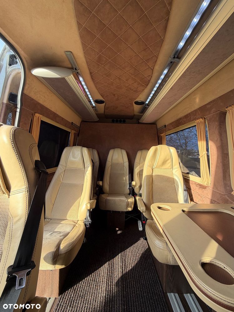 Mercedes-Benz Sprinter - 6
