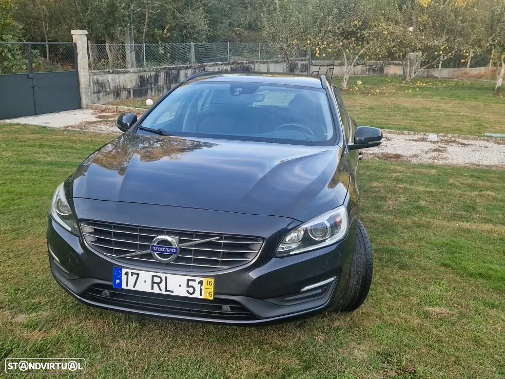 Volvo V60 2.4 D6 Momentum AWD Phev - 4