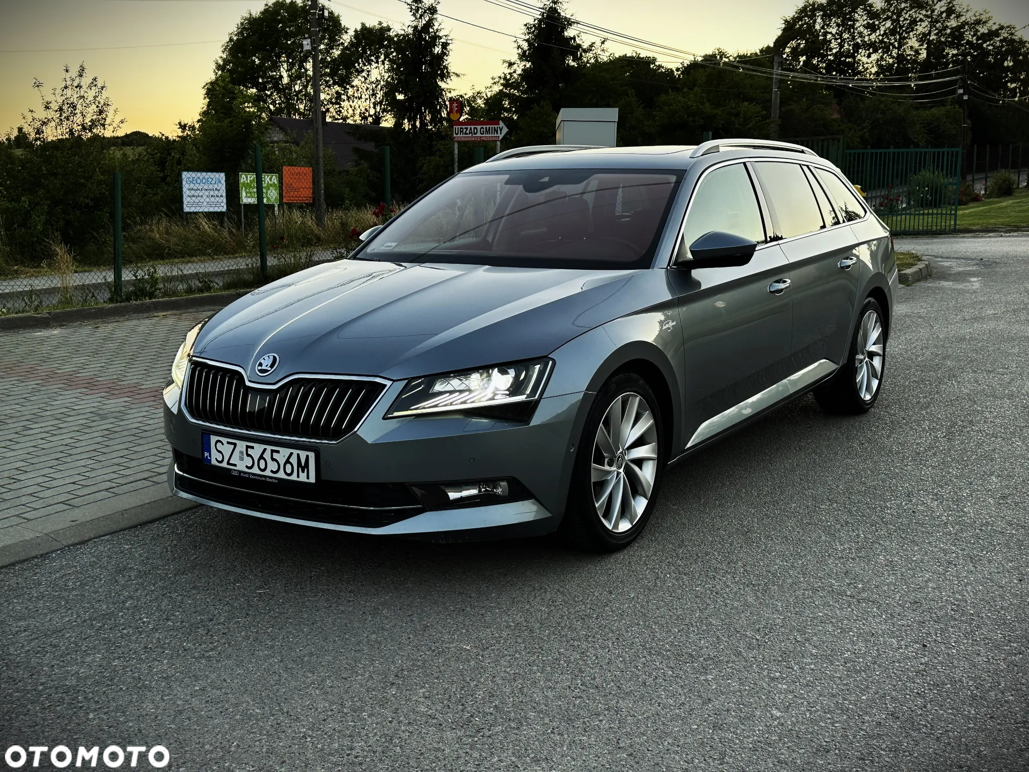 Skoda Superb Combi 2.0 TDI 4x4 DSG L&K - 29