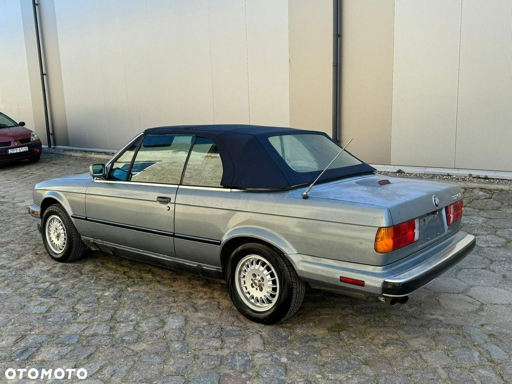 BMW Seria 3 325i - 4
